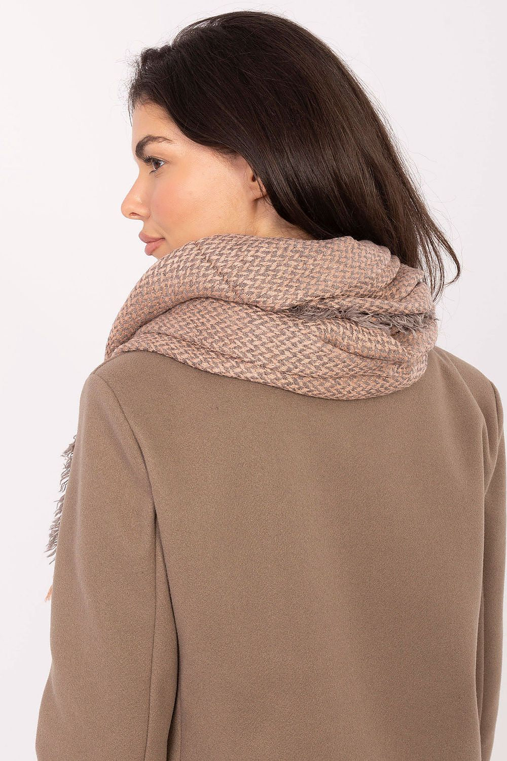 Shawl model 219617 AT