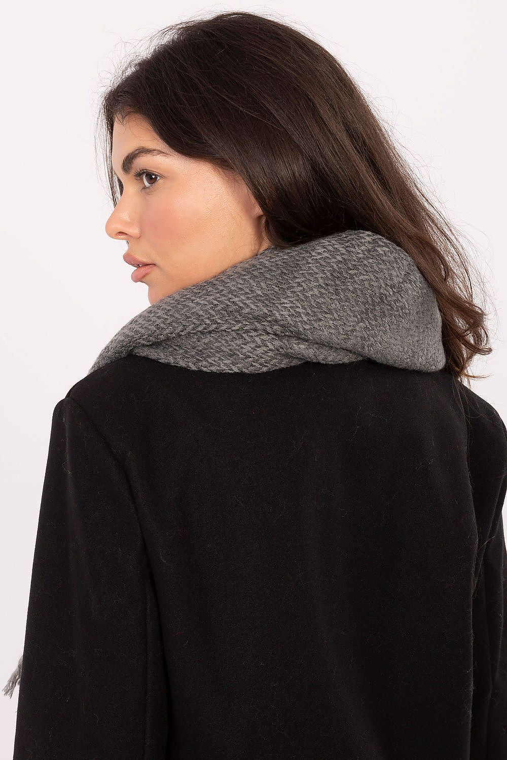 Shawl model 219618 AT