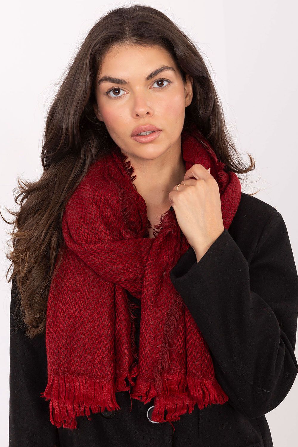 Shawl model 219619 AT