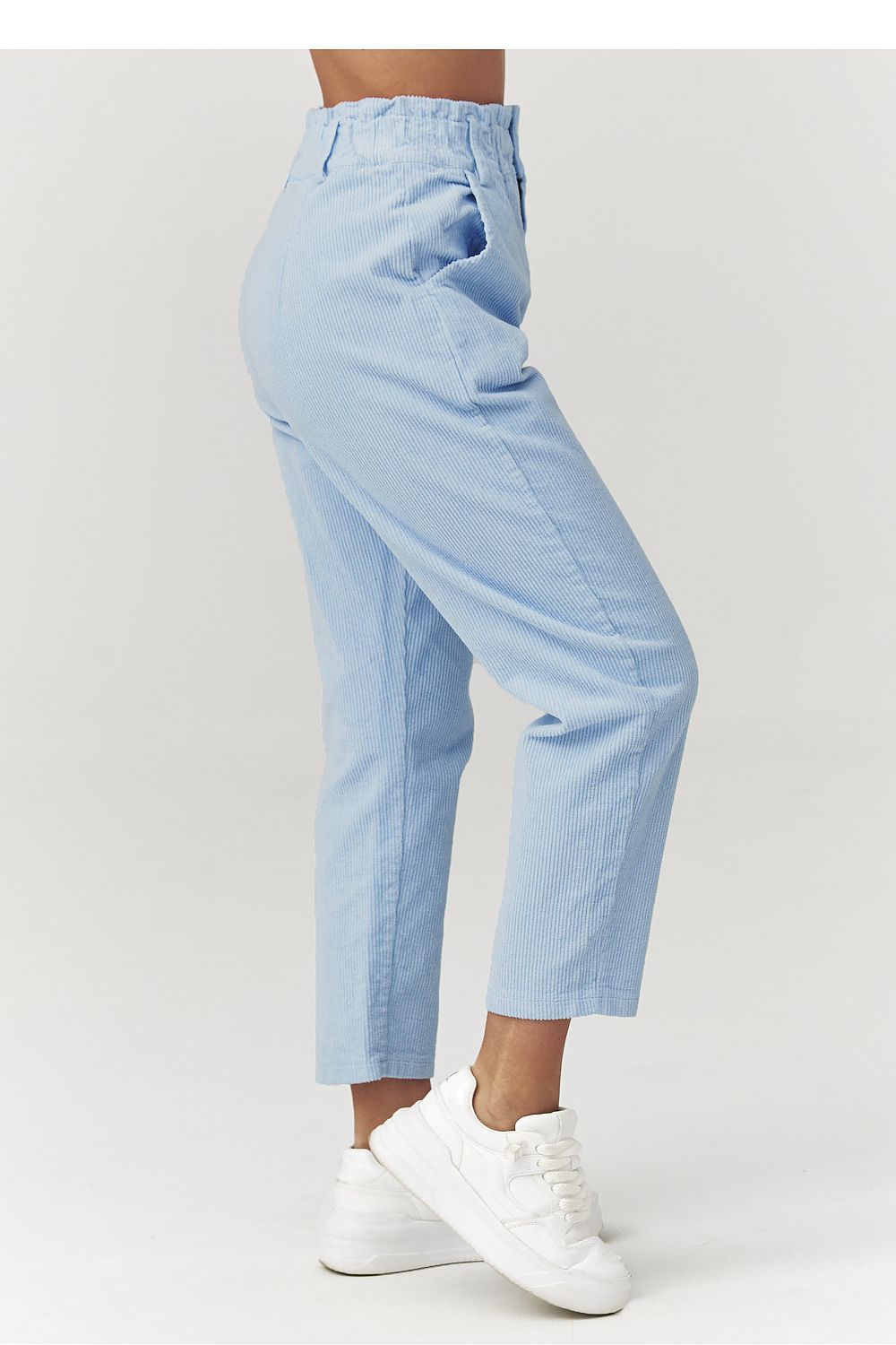 Women trousers model 223244 Makadamia
