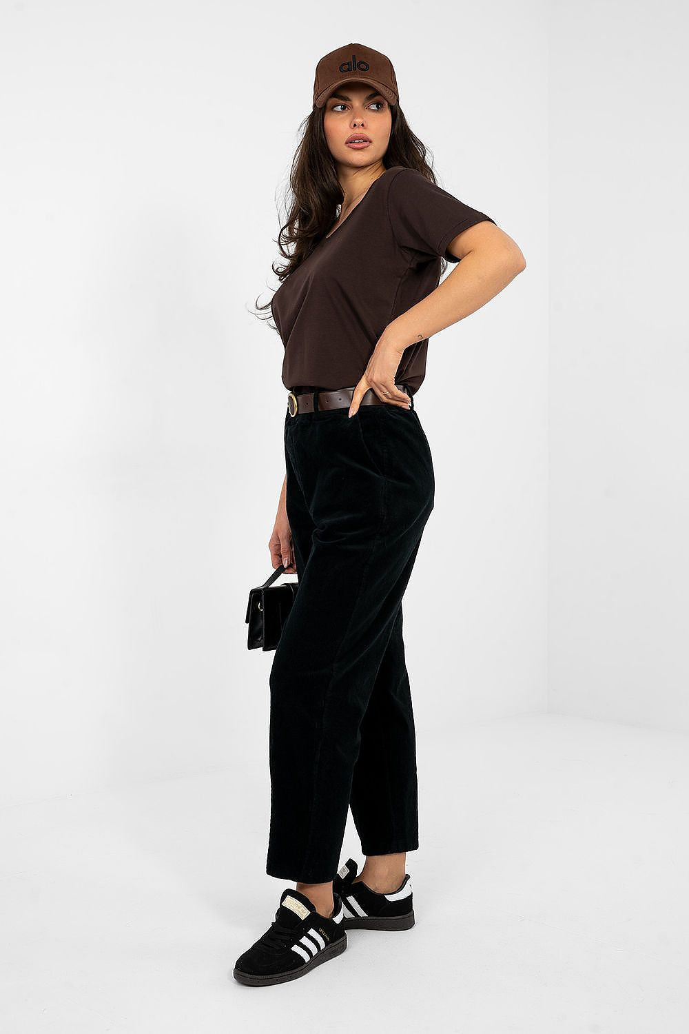  corduroy trousers model 224056 Italy Moda 